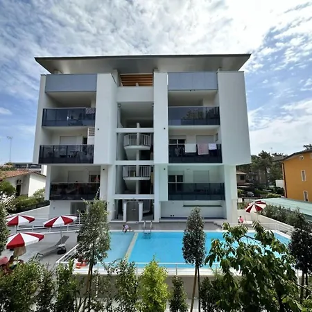Lejlighed 400m With Pool Bibione